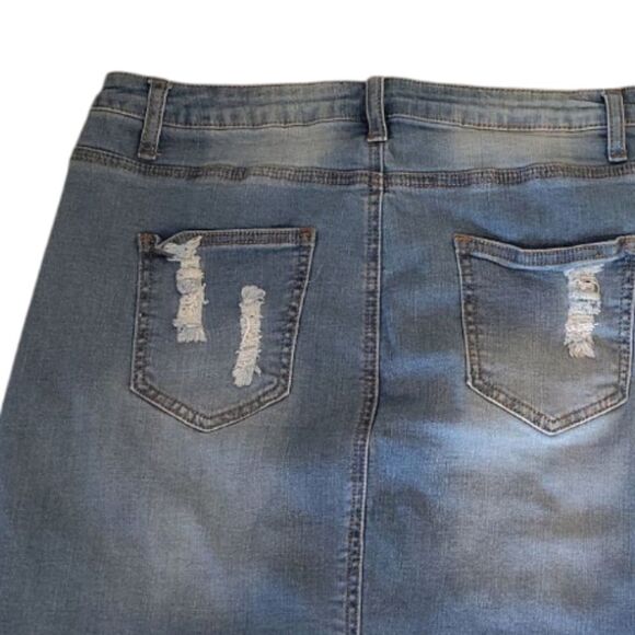 Fashion Nova Distressed Ripped Raw Hem Mini Denim Jean Skirt Plussize 1X - Picture 8 of 11